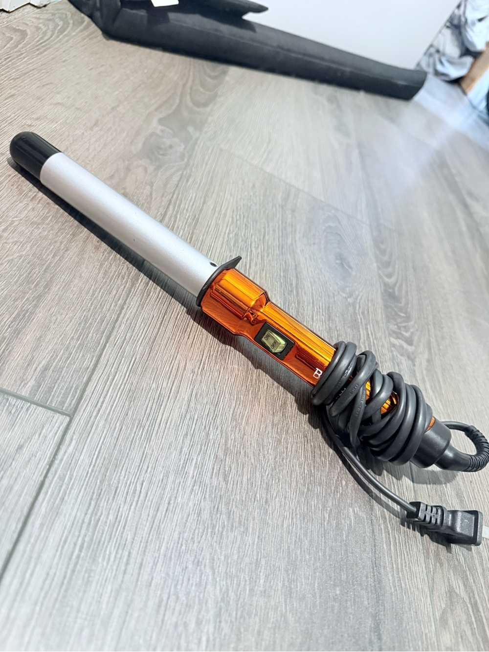 BedHead Silver and Orange Curling Wand